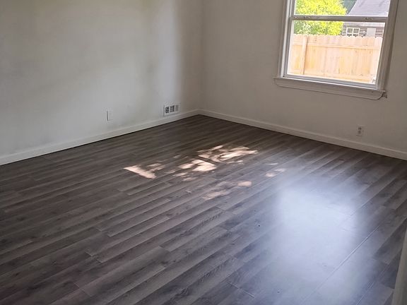 2nd image of 506 Green St