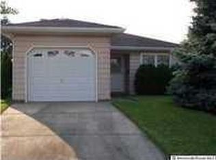 10 Biscayne St, Toms River, NJ 08757