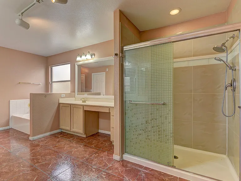 7928 Villa Finestra Dr — Photo 15