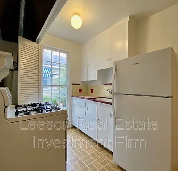 3429 Beverly Pl — Photo 6