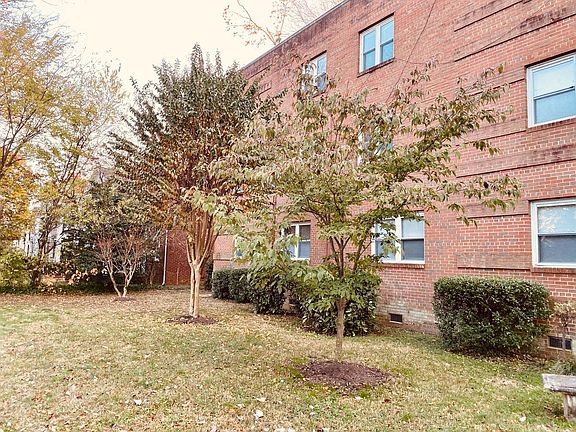 3rd image of 3425 Kensington Ave APT 303