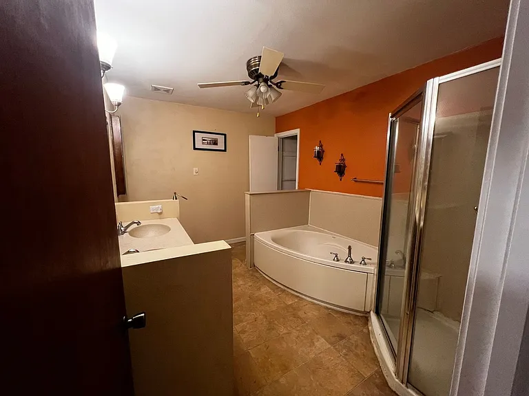 1020 S Rock Hill Rd — Photo 32