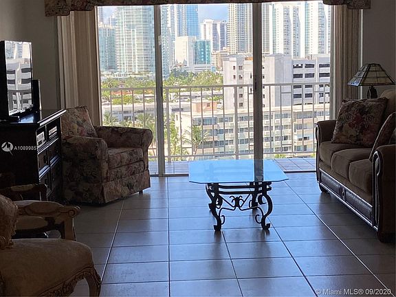 2nd image of 300 Bayview Dr APT 1003