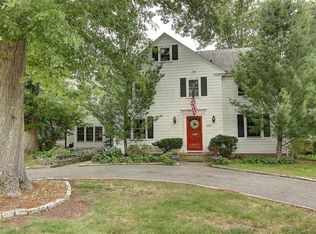443 Nayatt Rd, Barrington, RI 02806
