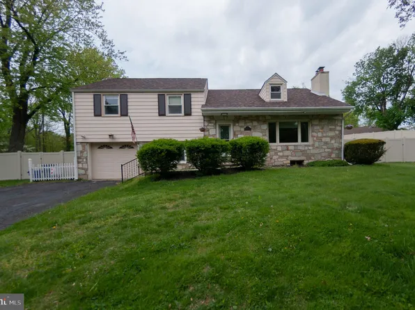 3466 Brae Bourn Dr, Huntingdon Valley, PA 19006