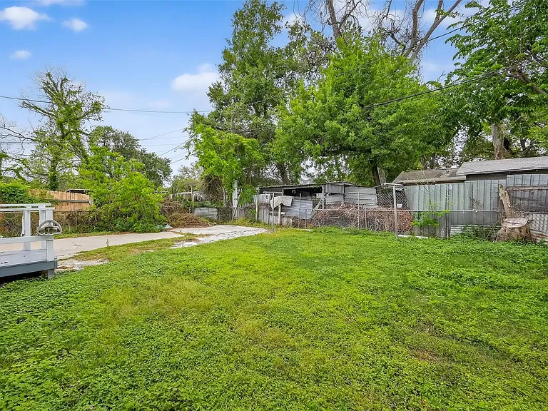 2446 Mayview Dr — Photo 34