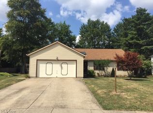 16002 Wedgewood Ln, Strongsville, OH 44149