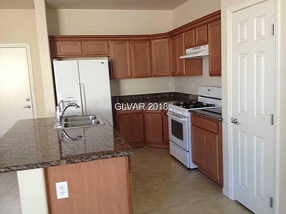 3rd image of 121 Cooks Creek Ct