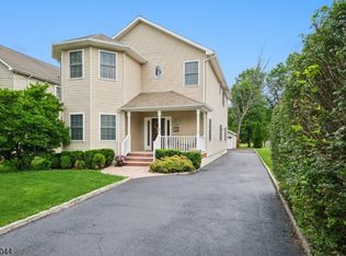 18 Brooklake Rd, Florham Park Boro, NJ 07932