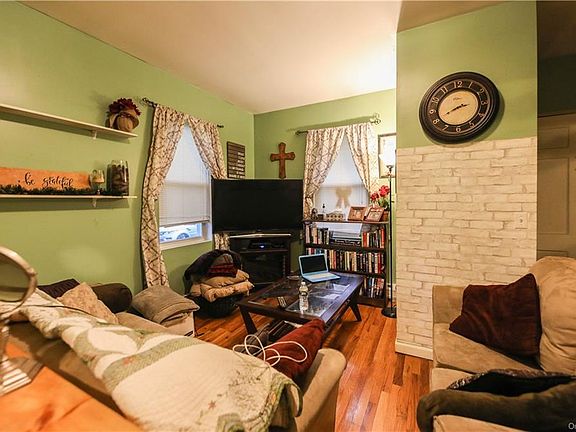 3rd image of 22 John St