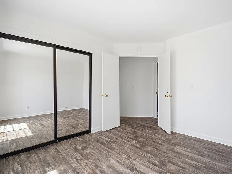 263 Sandstone Dr — Photo 13