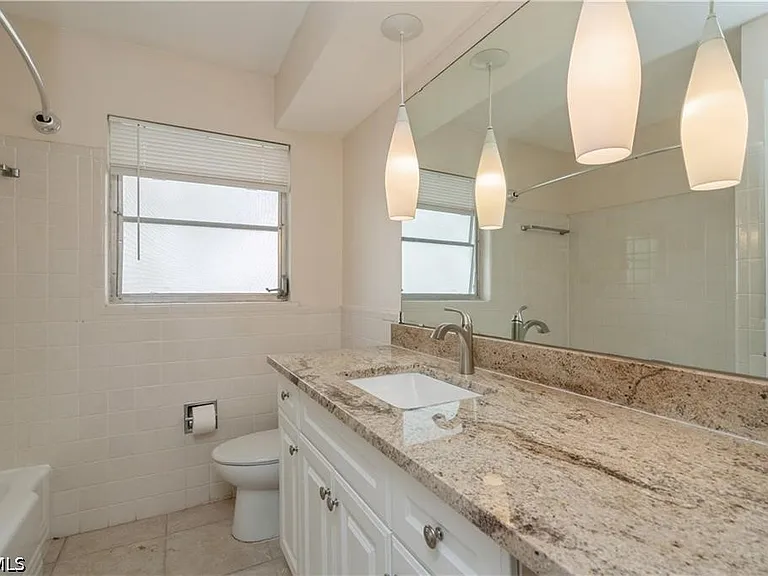 1453 Venetian Ct — Photo 8