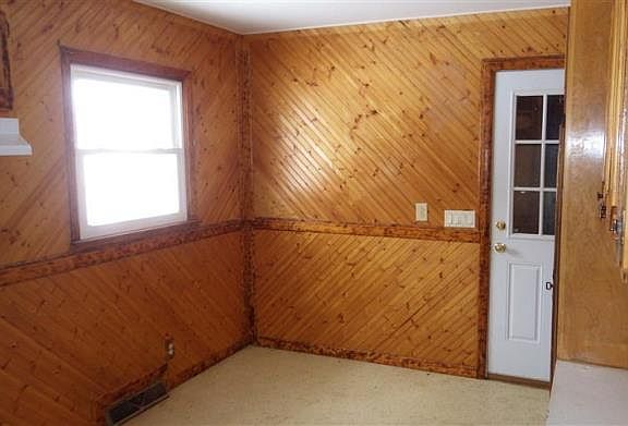 3rd image of 203 Etler Dr