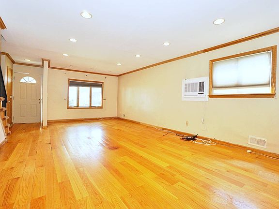 4th image of 57 Berry Ave #155