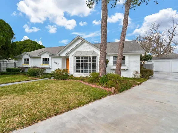 8518 Braesview Ln, Houston, TX 77071