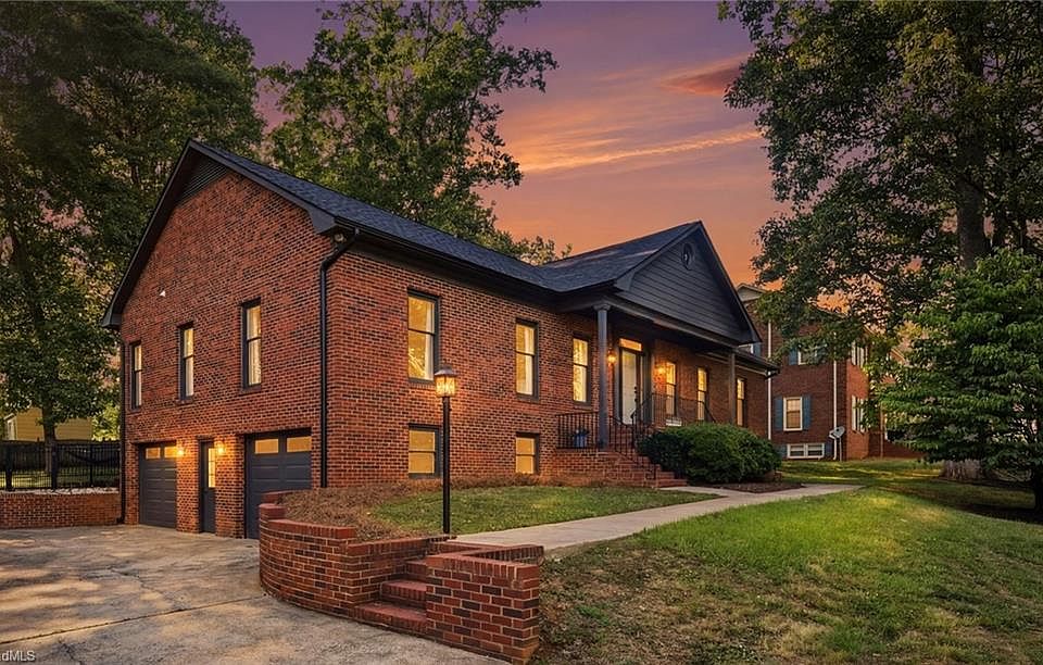 1st image of 1832 Hunters Forest Dr