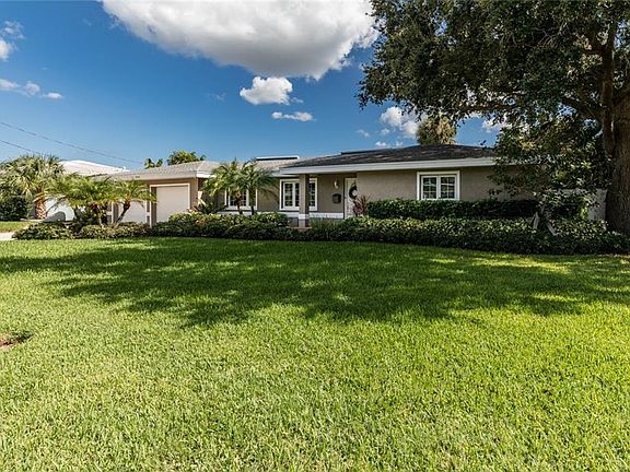 4th image of 7916 Garden Dr N
