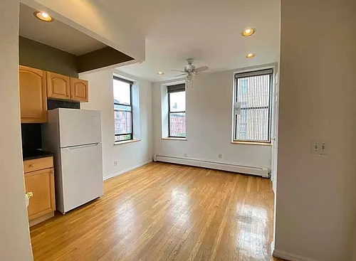 82 W 105th St Photo 1