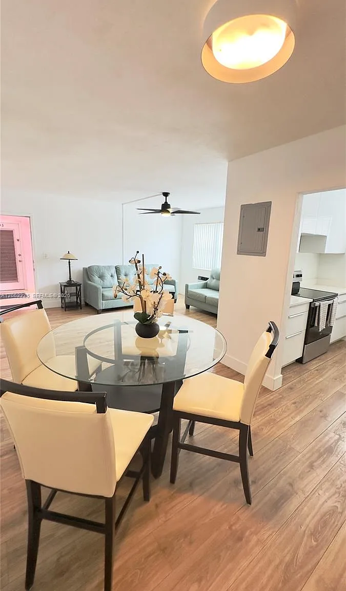 Beach Shore Apts Co-Op — Photo 4