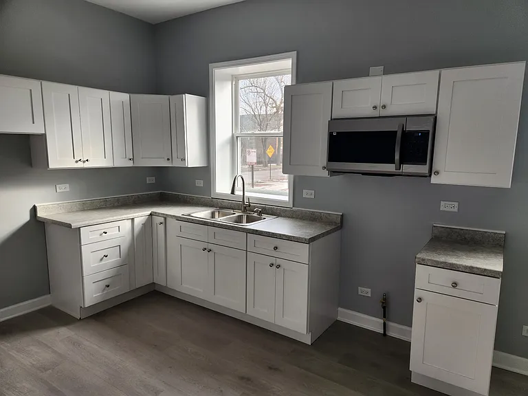 2858 S Christiana Ave #2FR — Photo 1