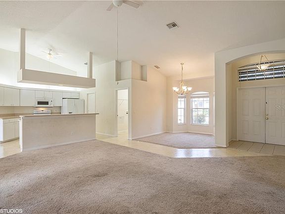 2nd image of 1022 Meadow Breeze Ln