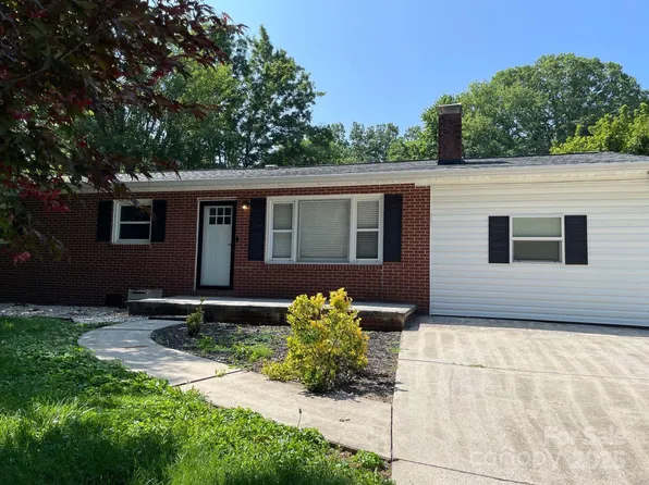 2615 Green Acres St, Lenoir, NC 28645