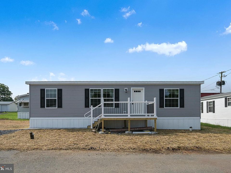 1st image of 12 King Ln