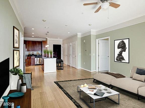 3rd image of 444 W Broad St Unit 321