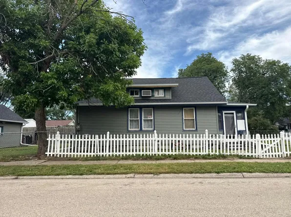 2104 Grant Ave, Rockford, IL 61103