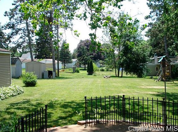 5th image of 158 W Dayton St