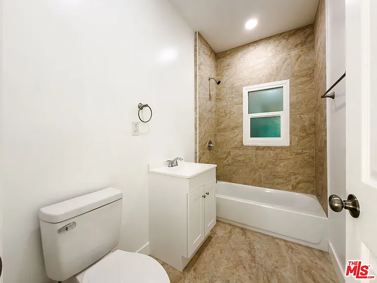 908 S Normandie Ave #16 — Photo 18