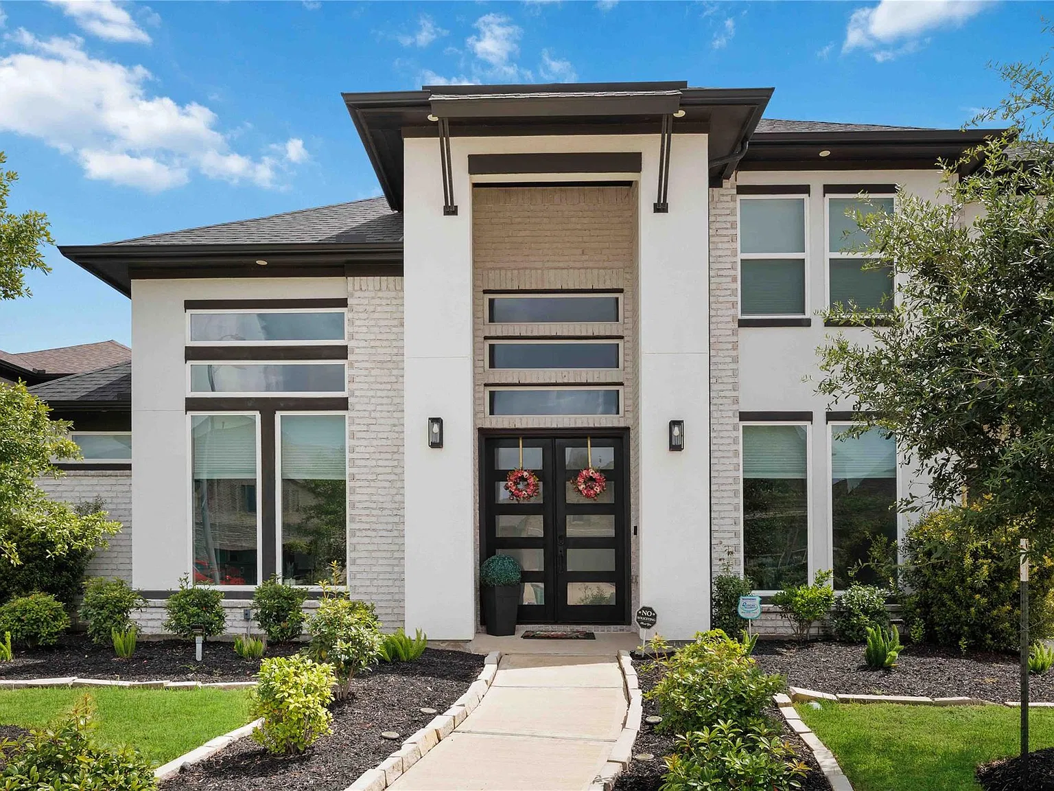 5 bed, 5.5 bath, 4605 sqft, $6,250 — Photo 4
