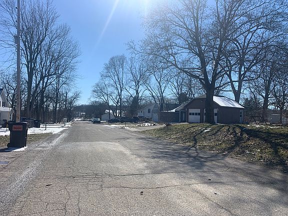 5th image of 4030 McCrellis Ave NE