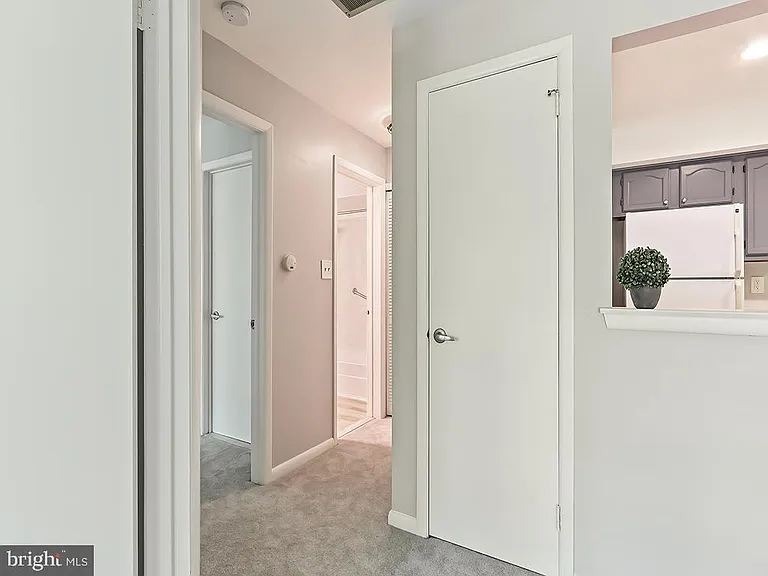 303 Trinity Ct #11 — Photo 20