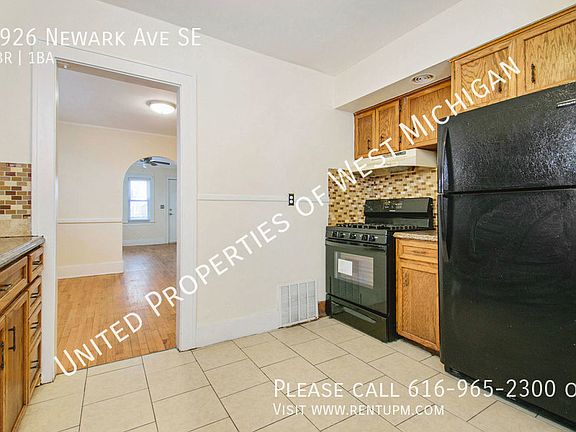 5th image of 1926 Newark Ave SE
