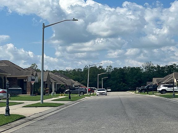 4th image of 120 Franklin Ln