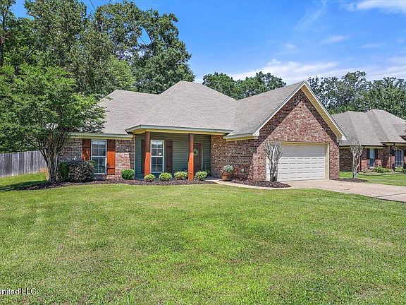 2nd image of 509 Oak Park Cir