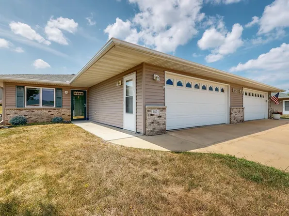 1821 Clubhouse Dr NE, Stewartville, MN 55976