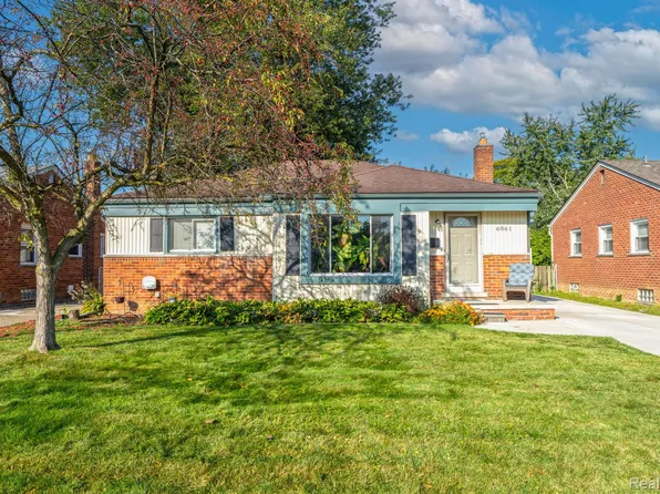 6861 Whitby St, Garden City, MI 48135