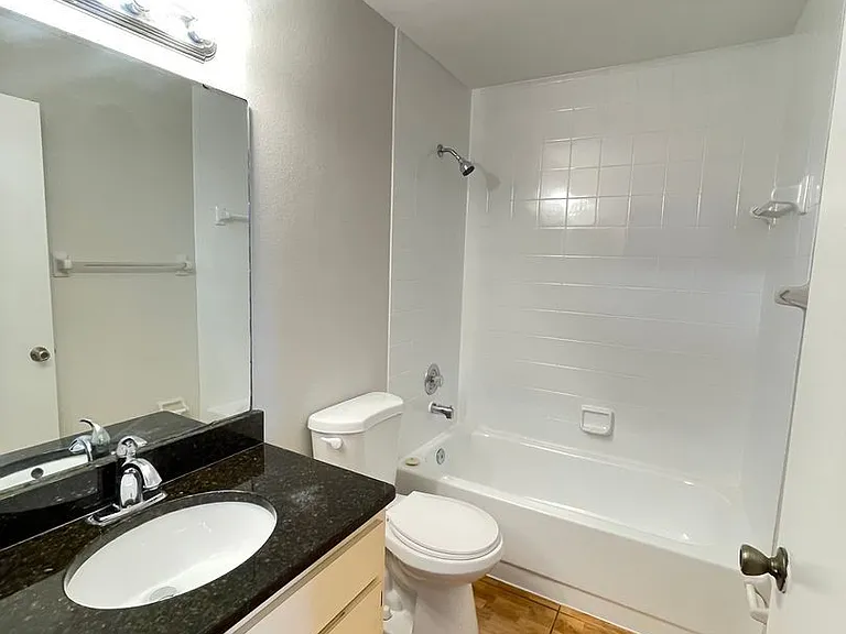 313 San Gabriel St — Photo 12