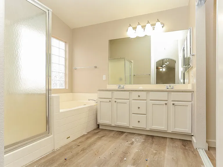 2418 Island Paradise Ave — Photo 17