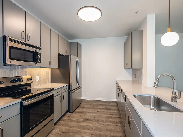 Mosaic Westshore Apartments — Photo 11