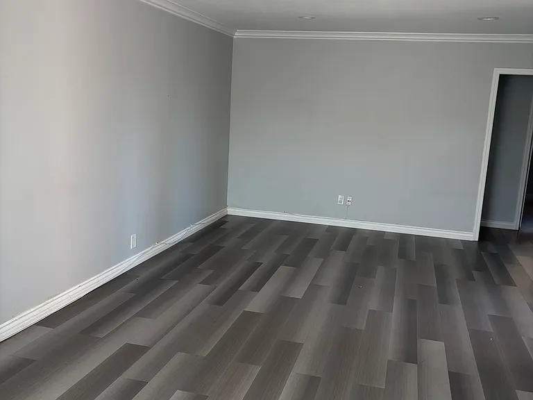 1494 Greenfield Dr — Photo 5