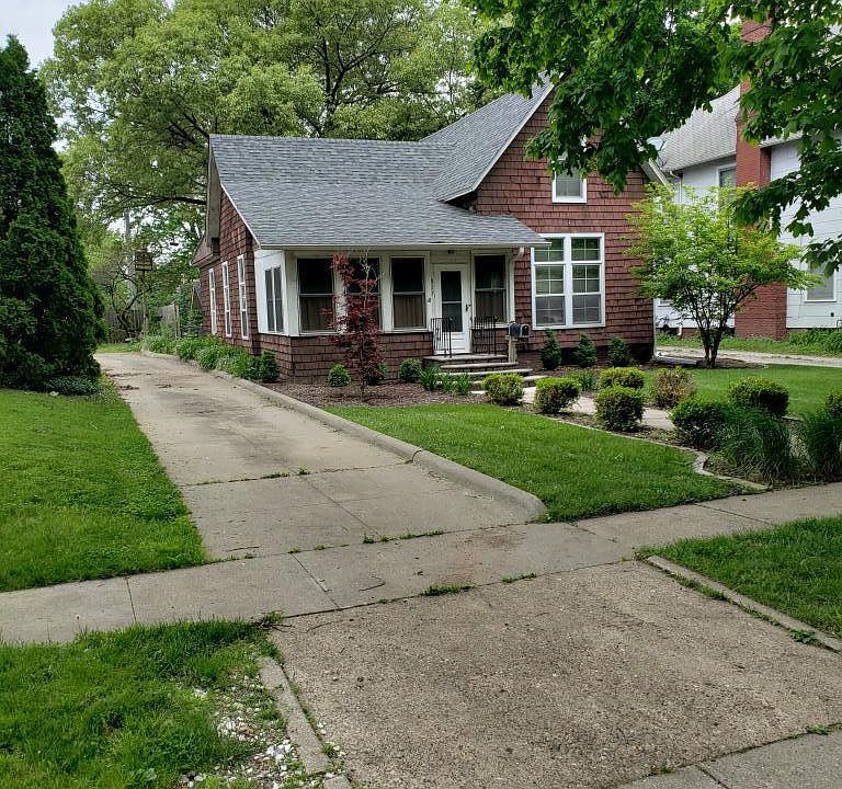 1st image of 503 1st Ave E