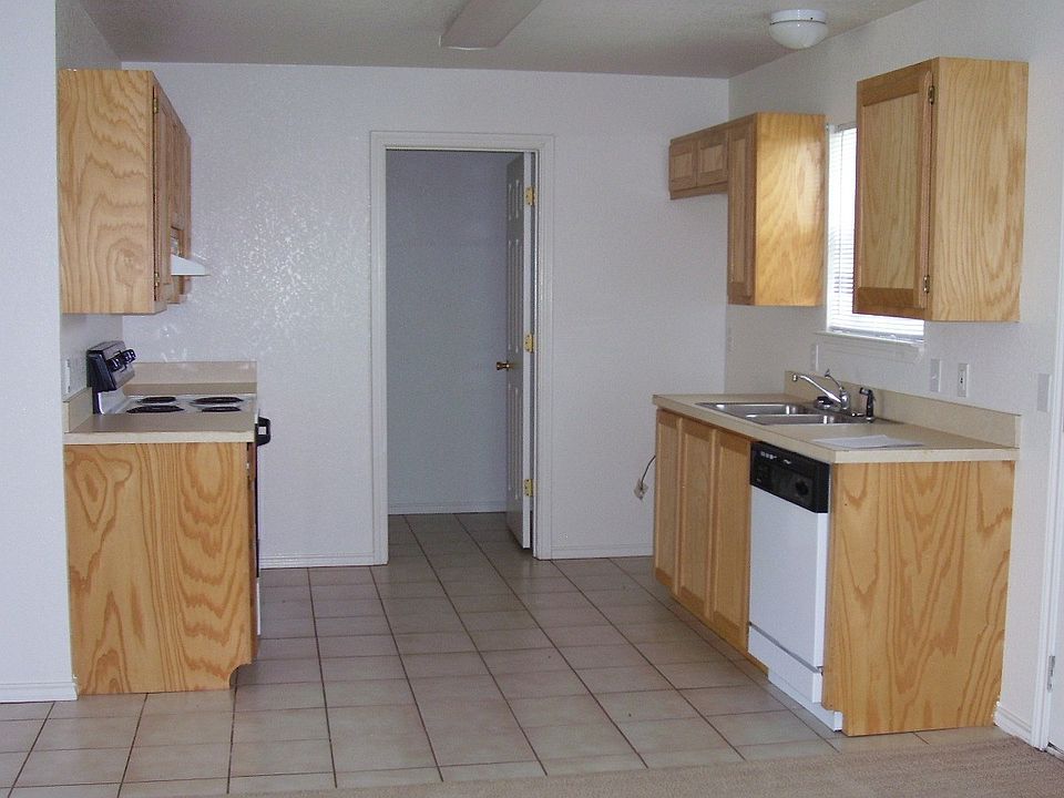 2nd image of 312 Kathy Ln