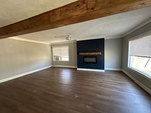 4th image of 1175 Evangeline Rd