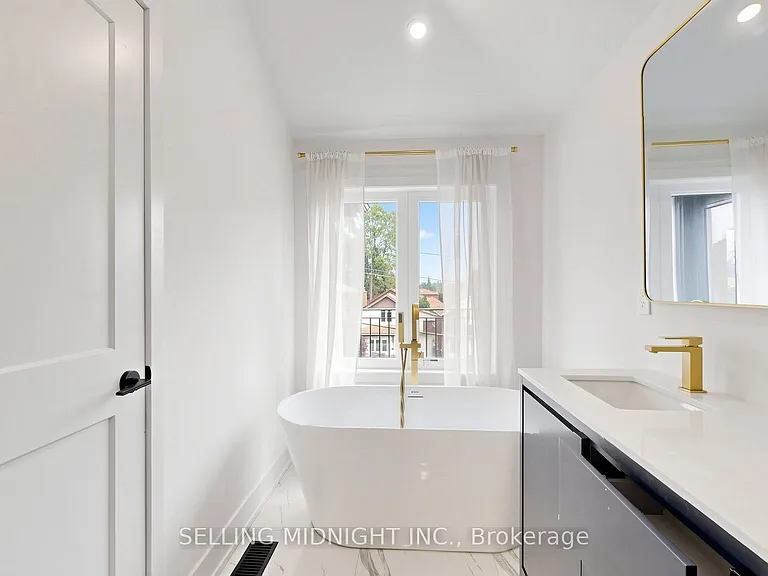 42 Guthrie Ave — Photo 27