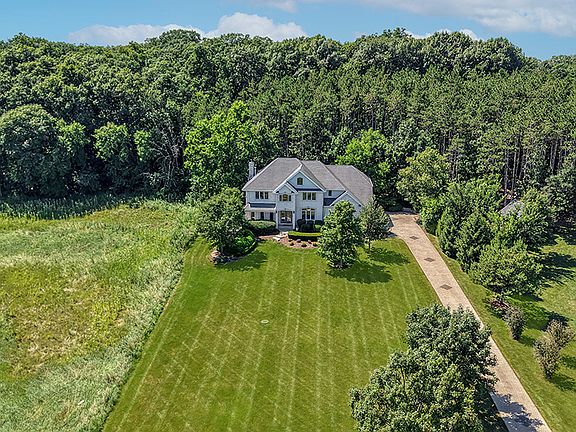 4th image of 16556 Pine Hill Dr