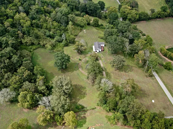 2490 Clampit Hollow Rd, Lafayette, TN 37083