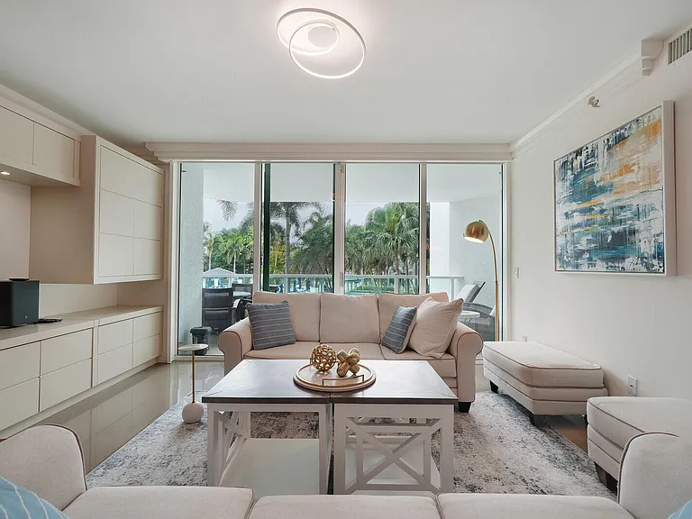550 SE Mizner Blvd #B209 — Photo 5